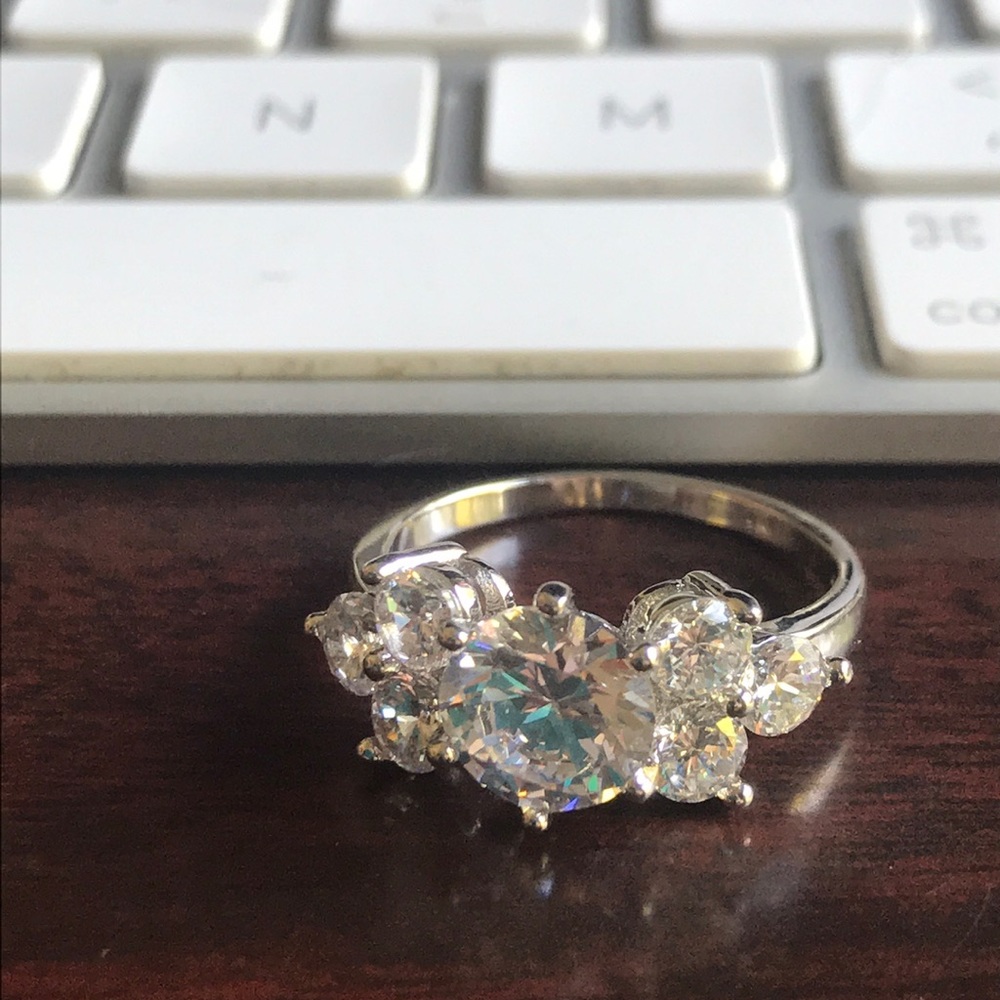 Brilliant Cut Ring “Very Impressively Sparkly”♥️